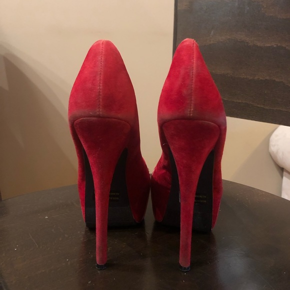 Red heels - Picture 3 of 3